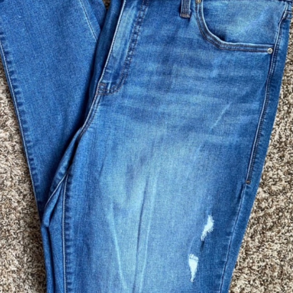 Lularoe distressed skinny jeans